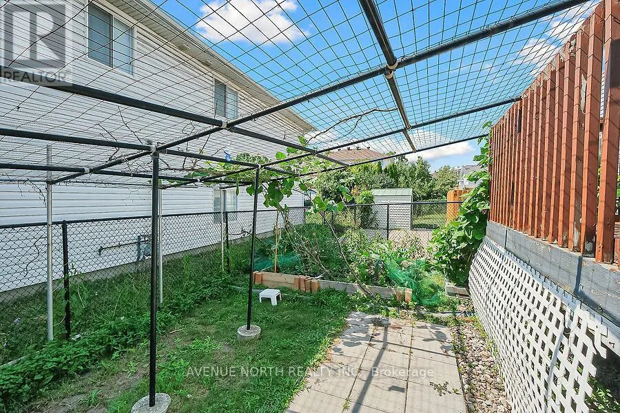 59 SPLINTER CRESCENT