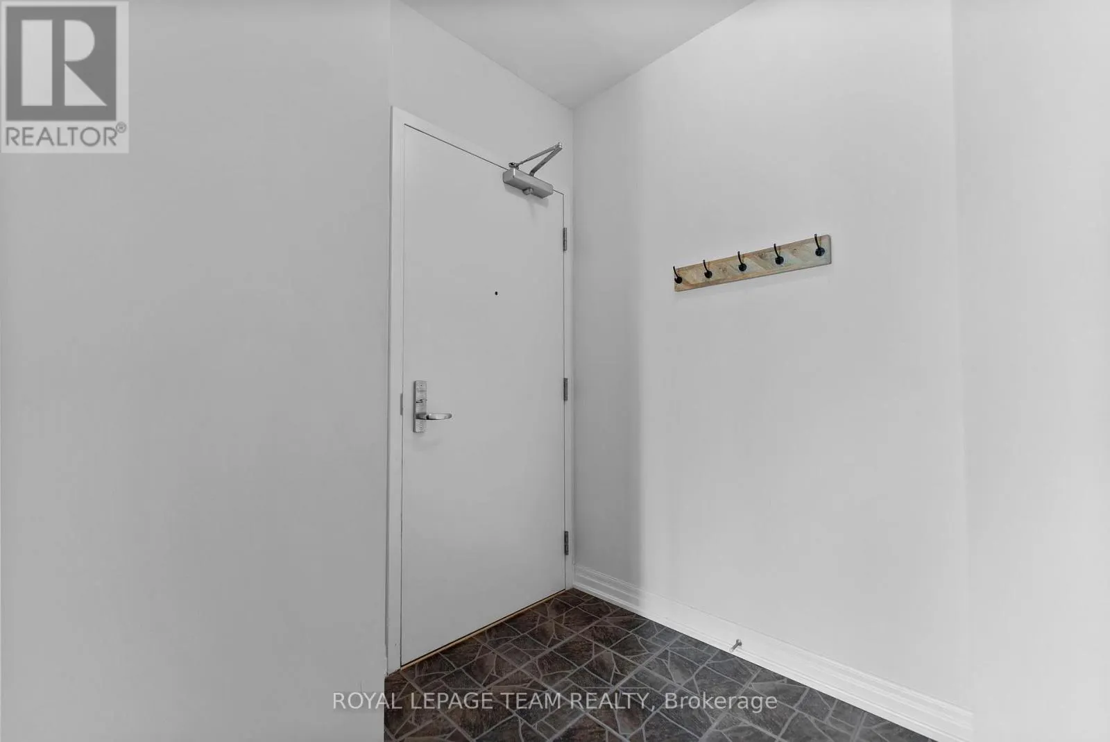 506 - 90 LANDRY STREET