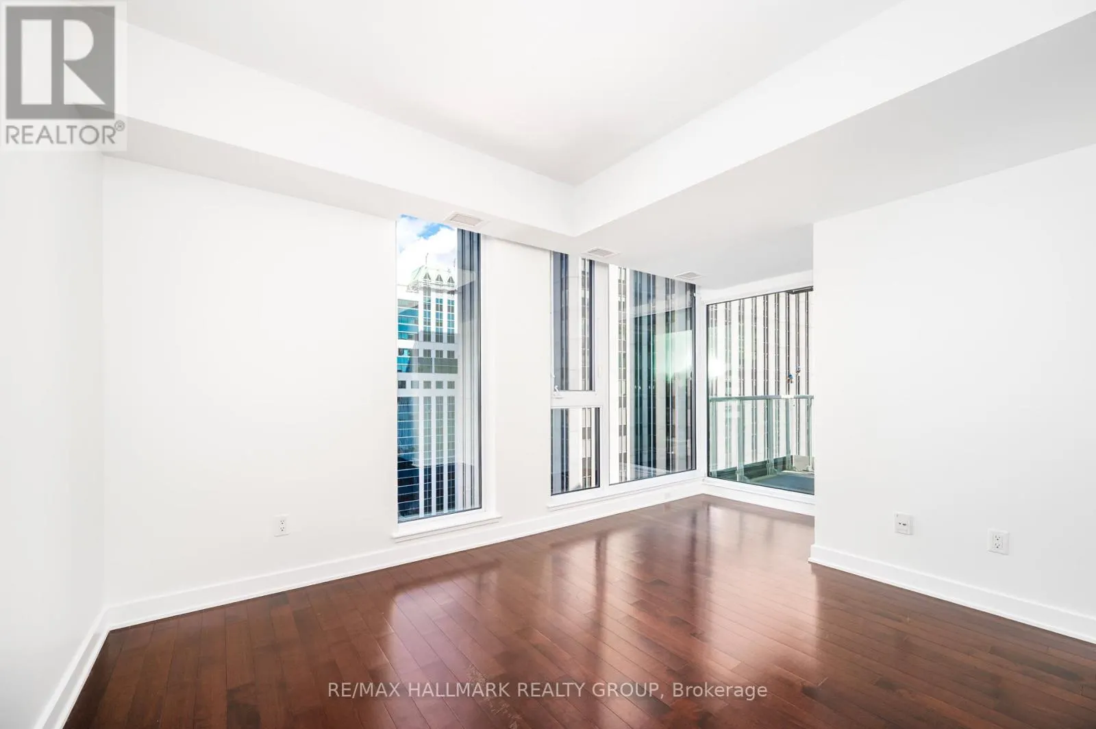 1904 - 179 METCALFE STREET