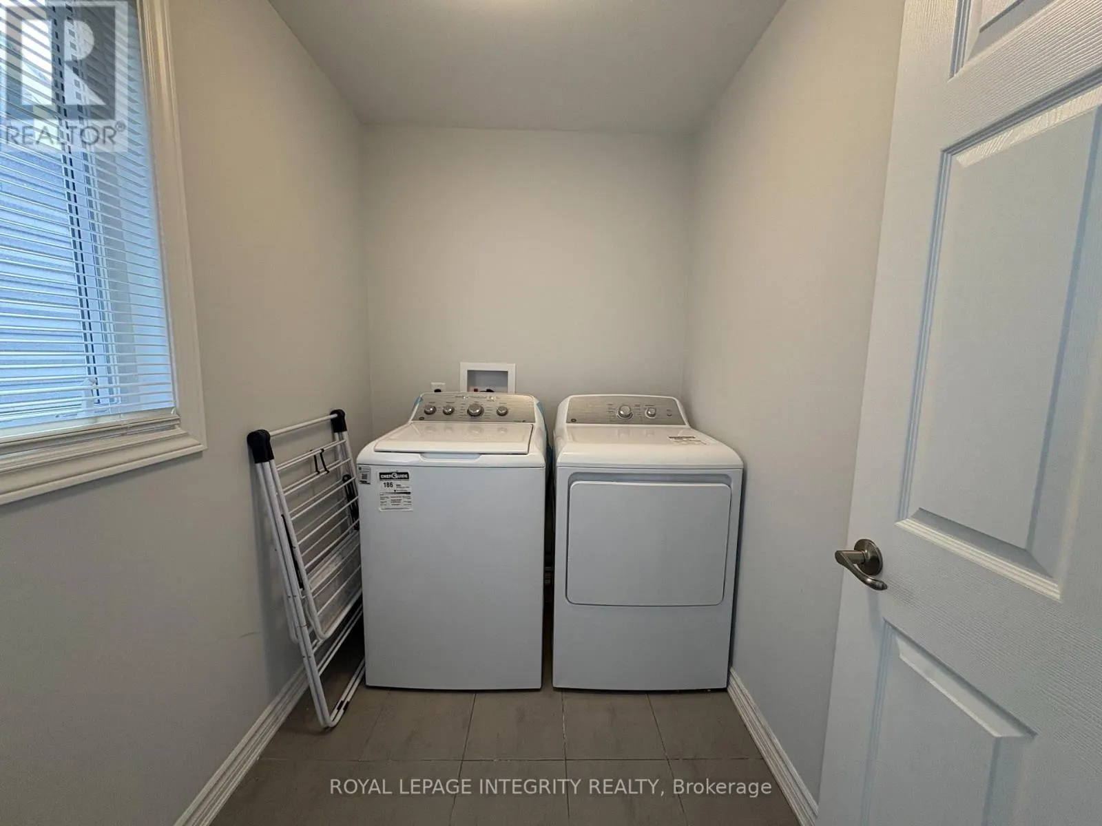 124 UNITY PLACE