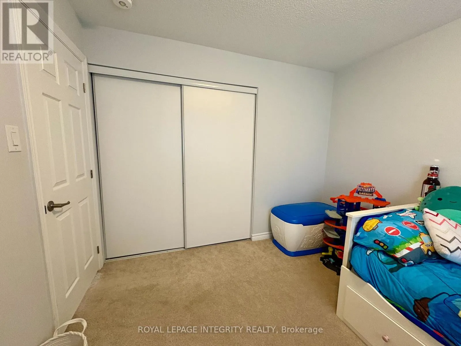 124 UNITY PLACE
