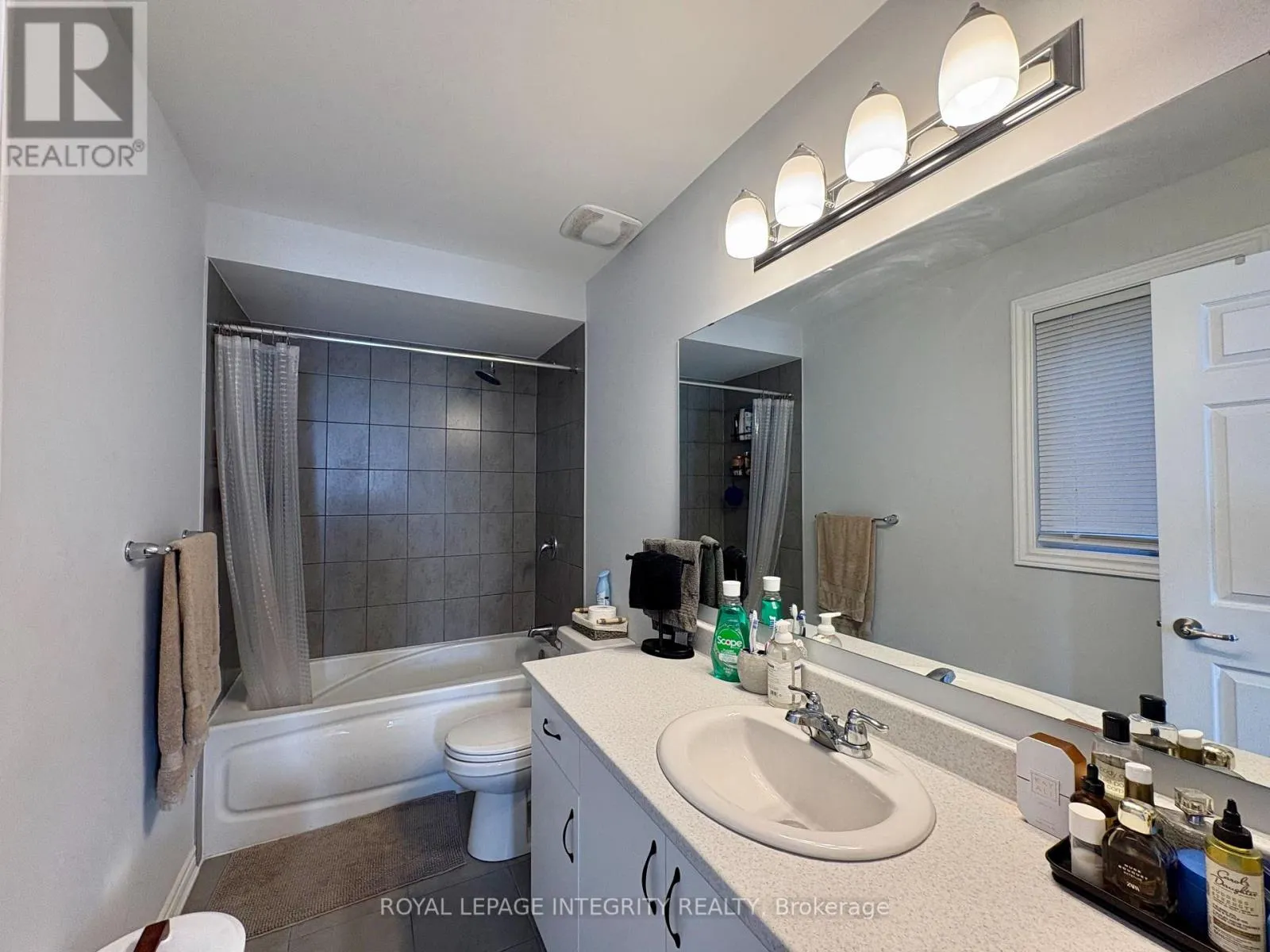 124 UNITY PLACE