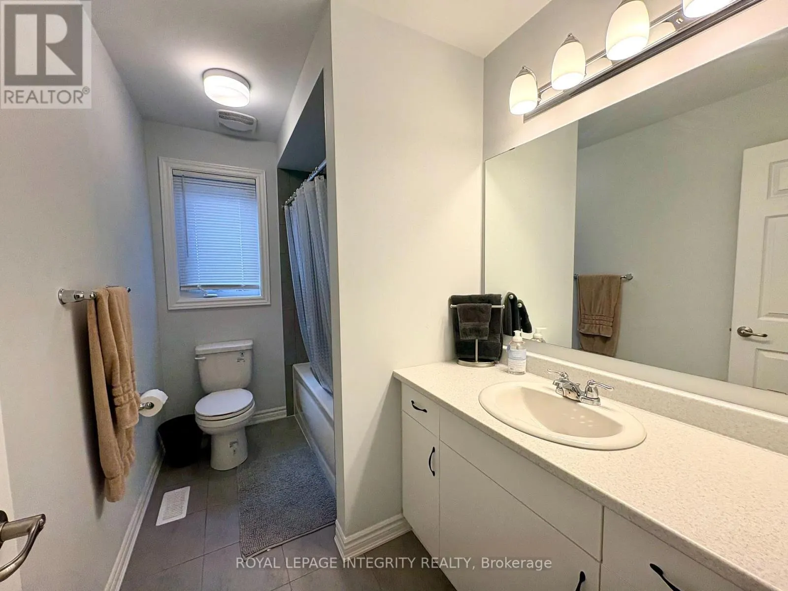 124 UNITY PLACE