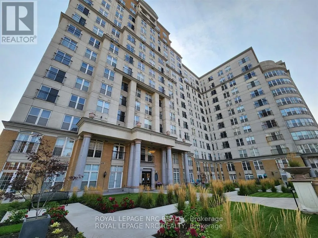 812 - 135 JAMES STREET S, #812
