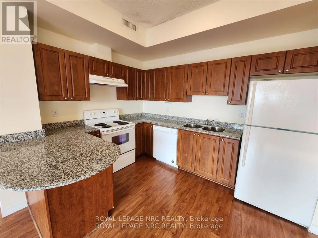 812 - 135 JAMES STREET S, #812