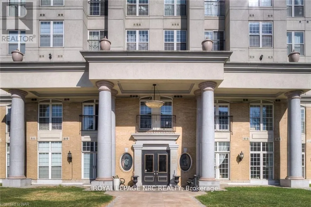 812 - 135 JAMES STREET S, #812