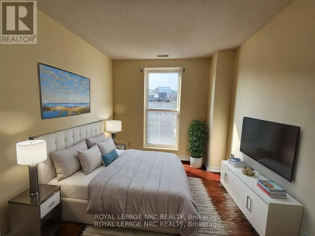 812 - 135 JAMES STREET S, #812