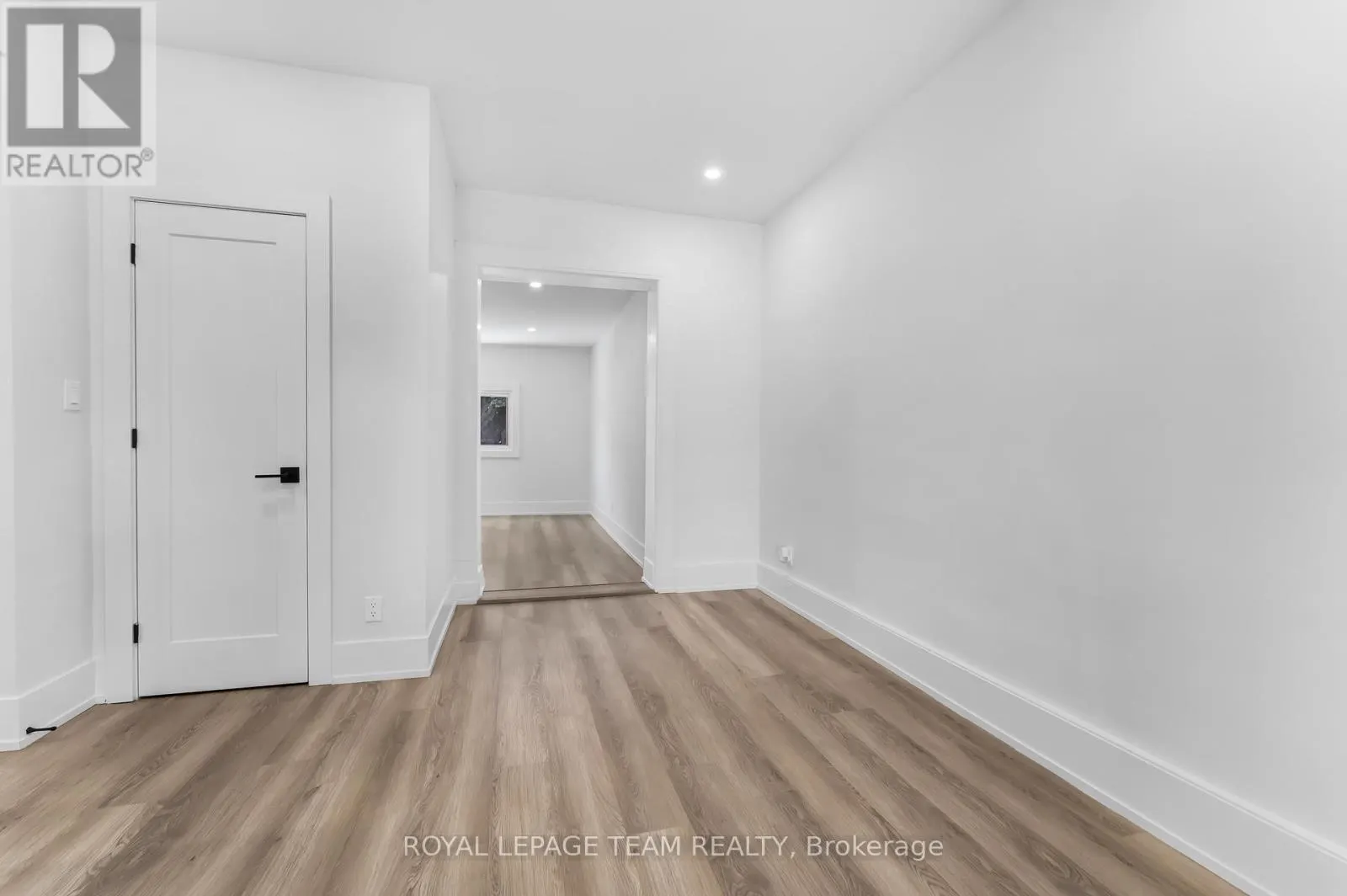 5 GILCHRIST AVENUE