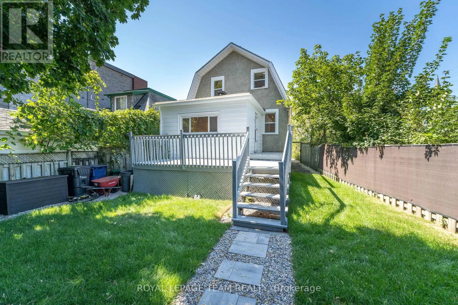 5 GILCHRIST AVENUE