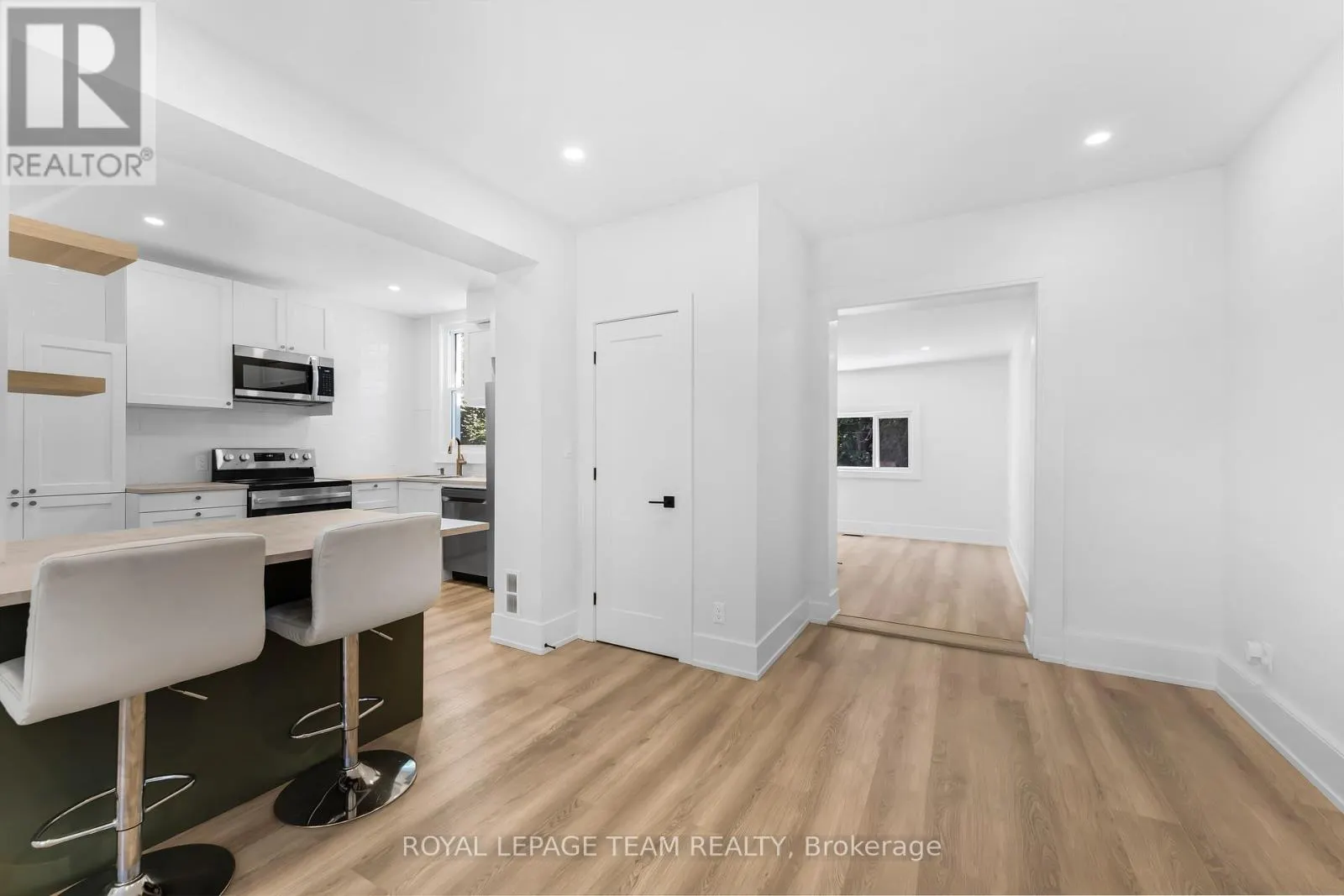 5 GILCHRIST AVENUE