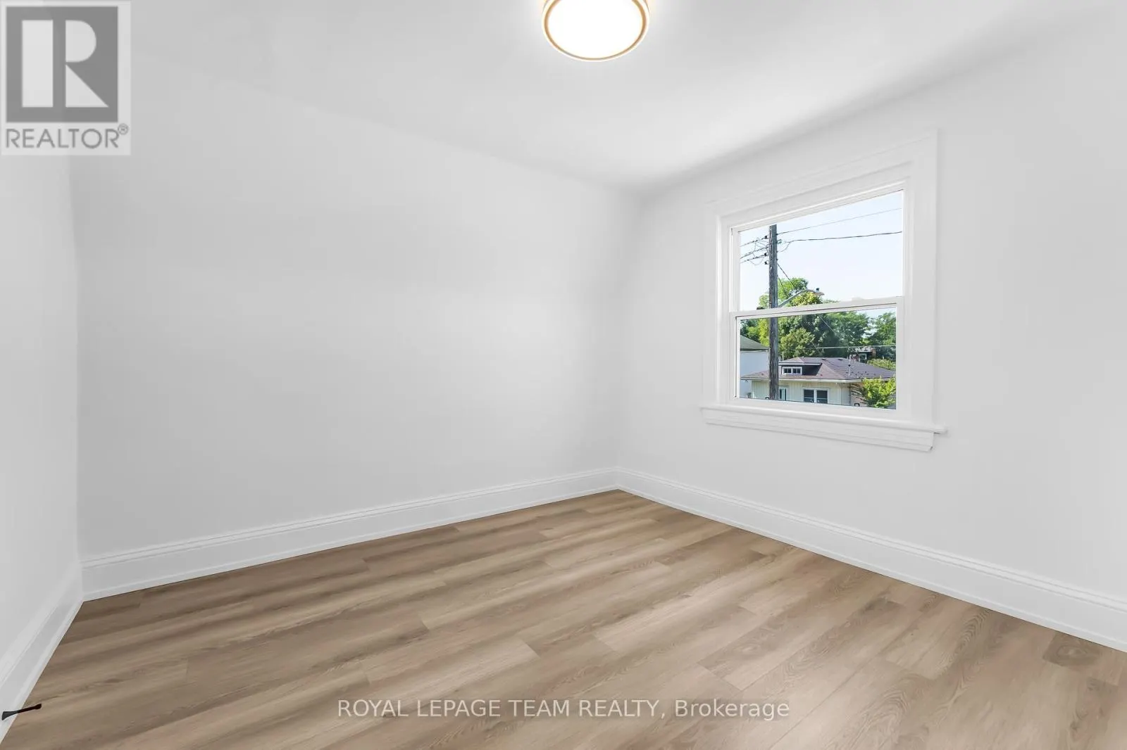 5 GILCHRIST AVENUE