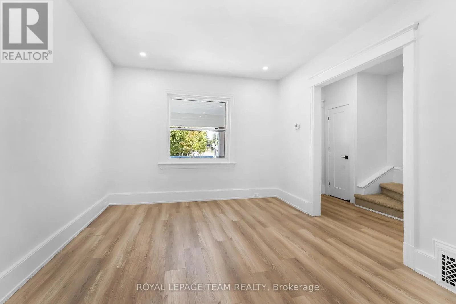 5 GILCHRIST AVENUE
