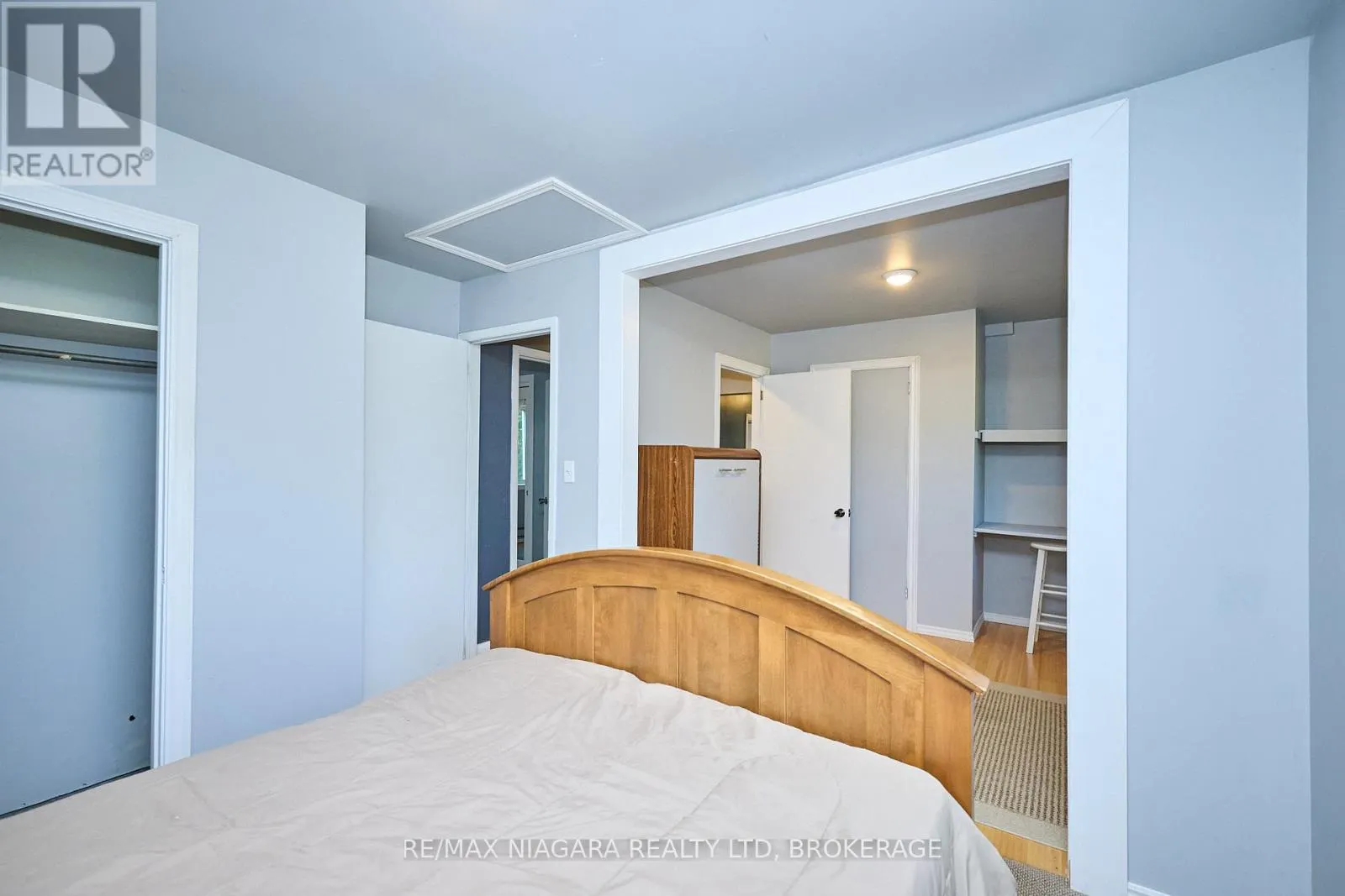 464 GLORIA ROAD