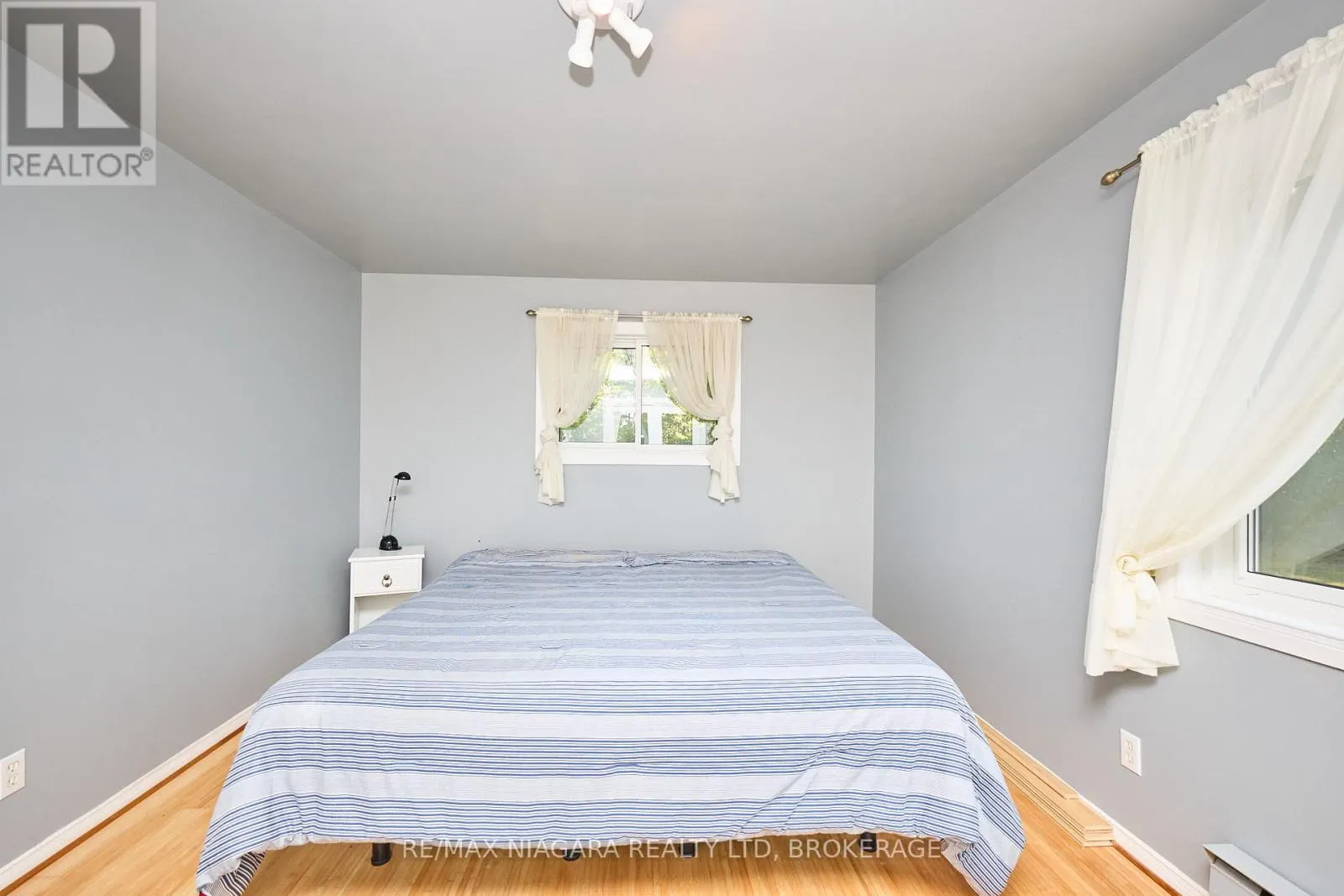 464 GLORIA ROAD
