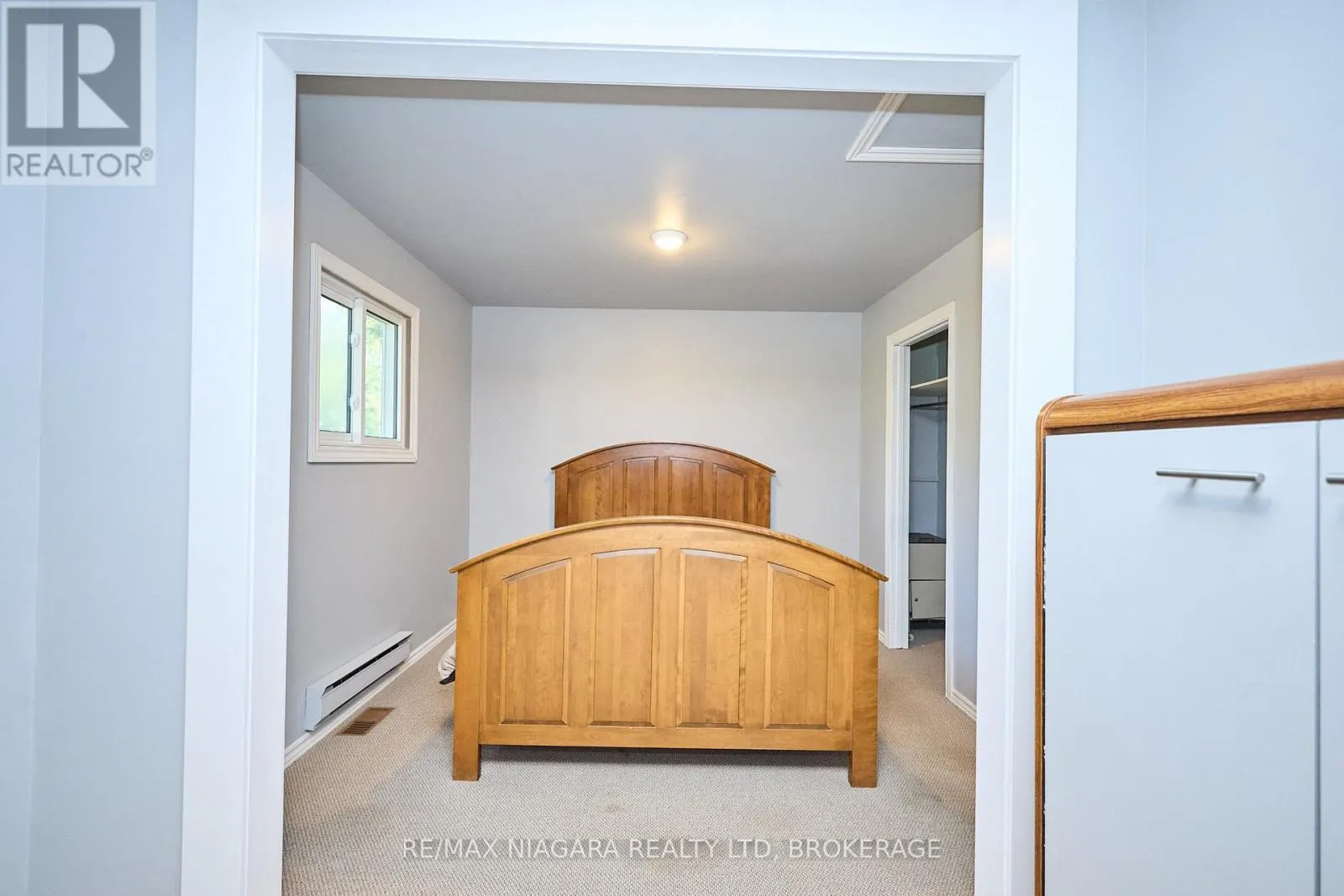 464 GLORIA ROAD