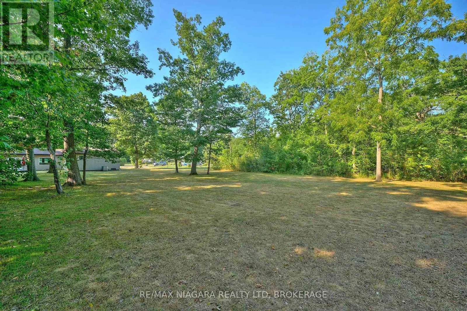 464 GLORIA ROAD