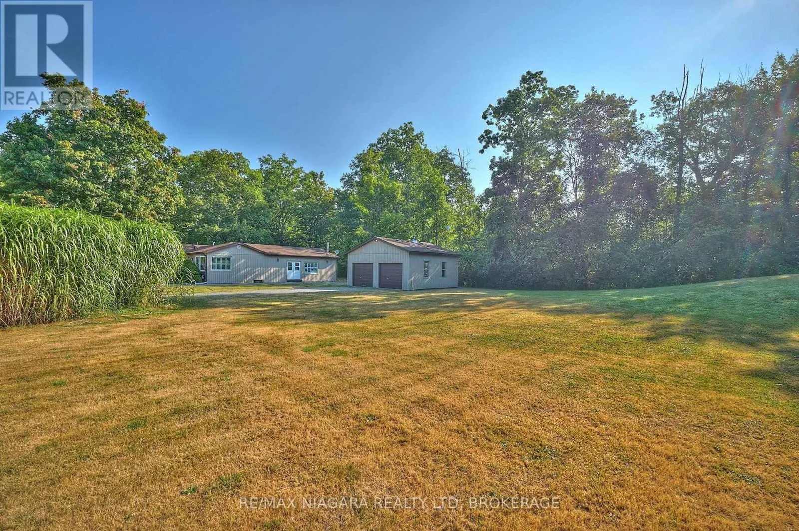 464 GLORIA ROAD