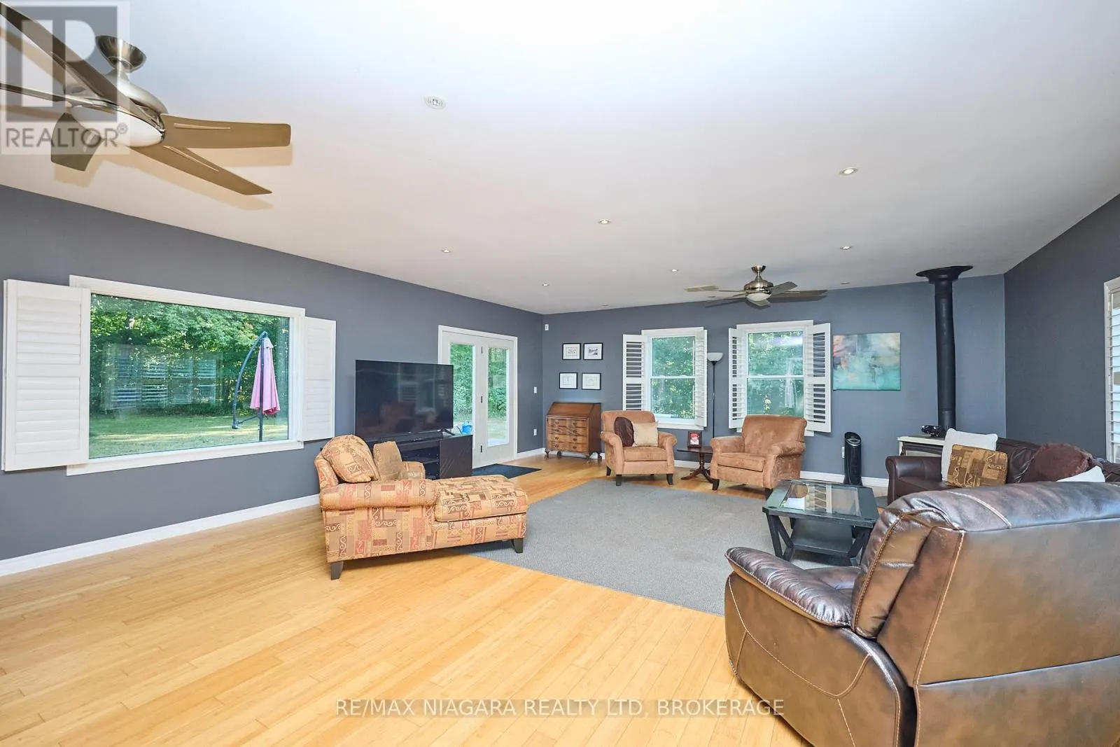 464 GLORIA ROAD