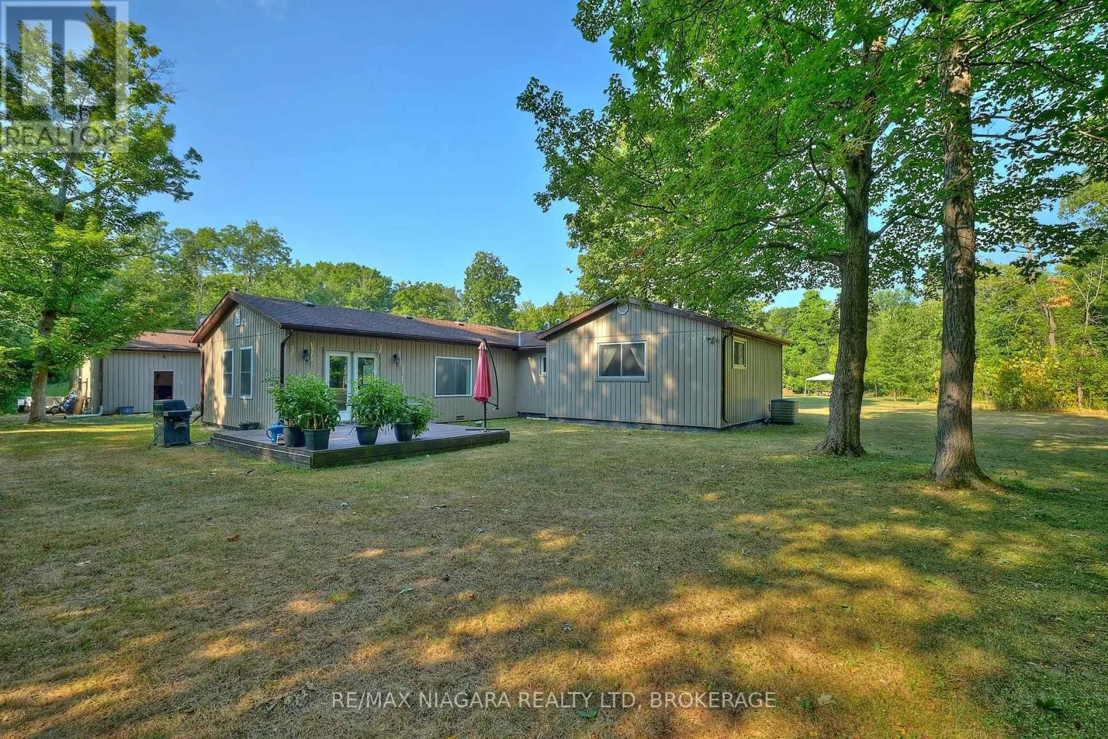 464 GLORIA ROAD