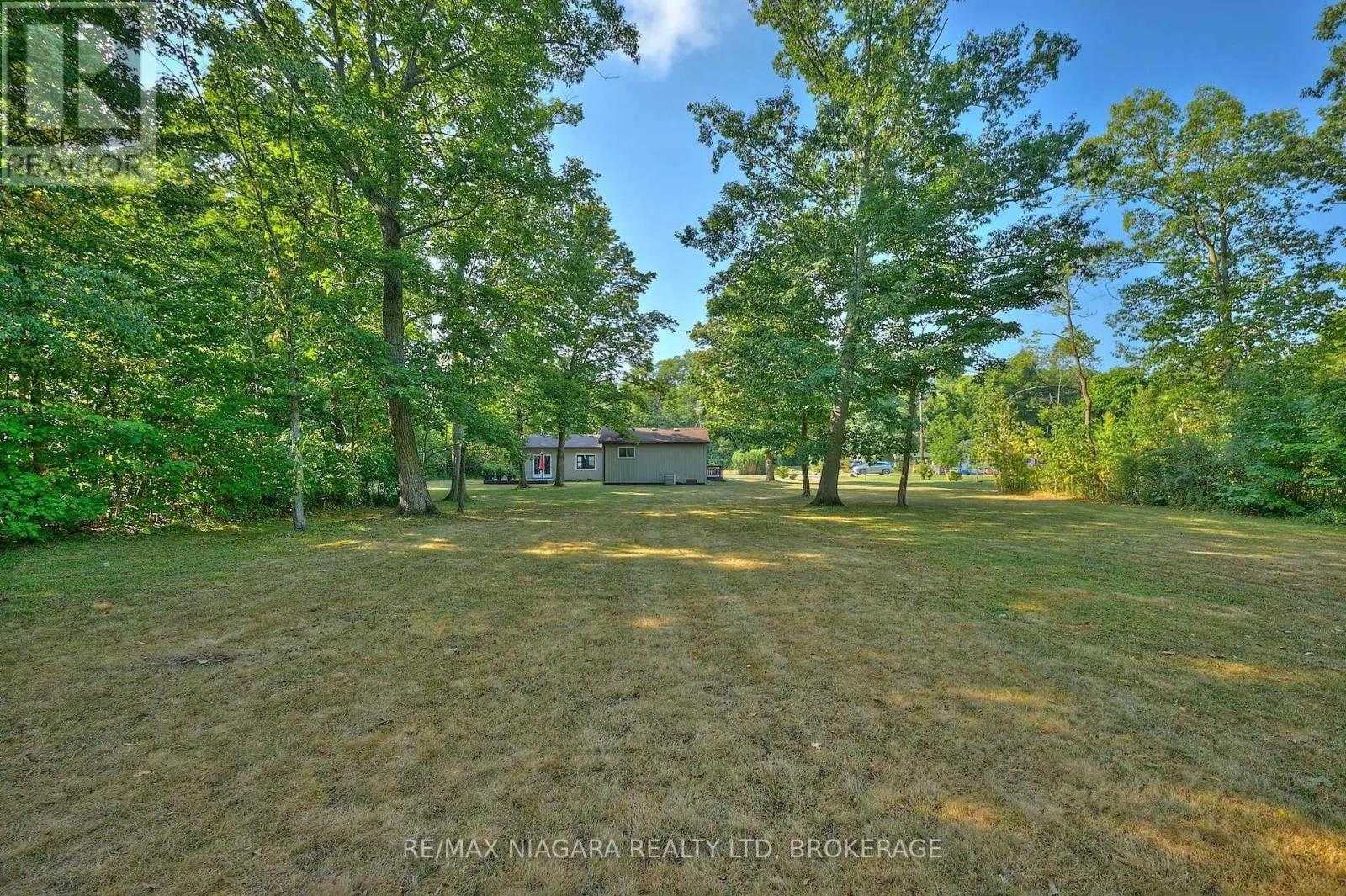 464 GLORIA ROAD
