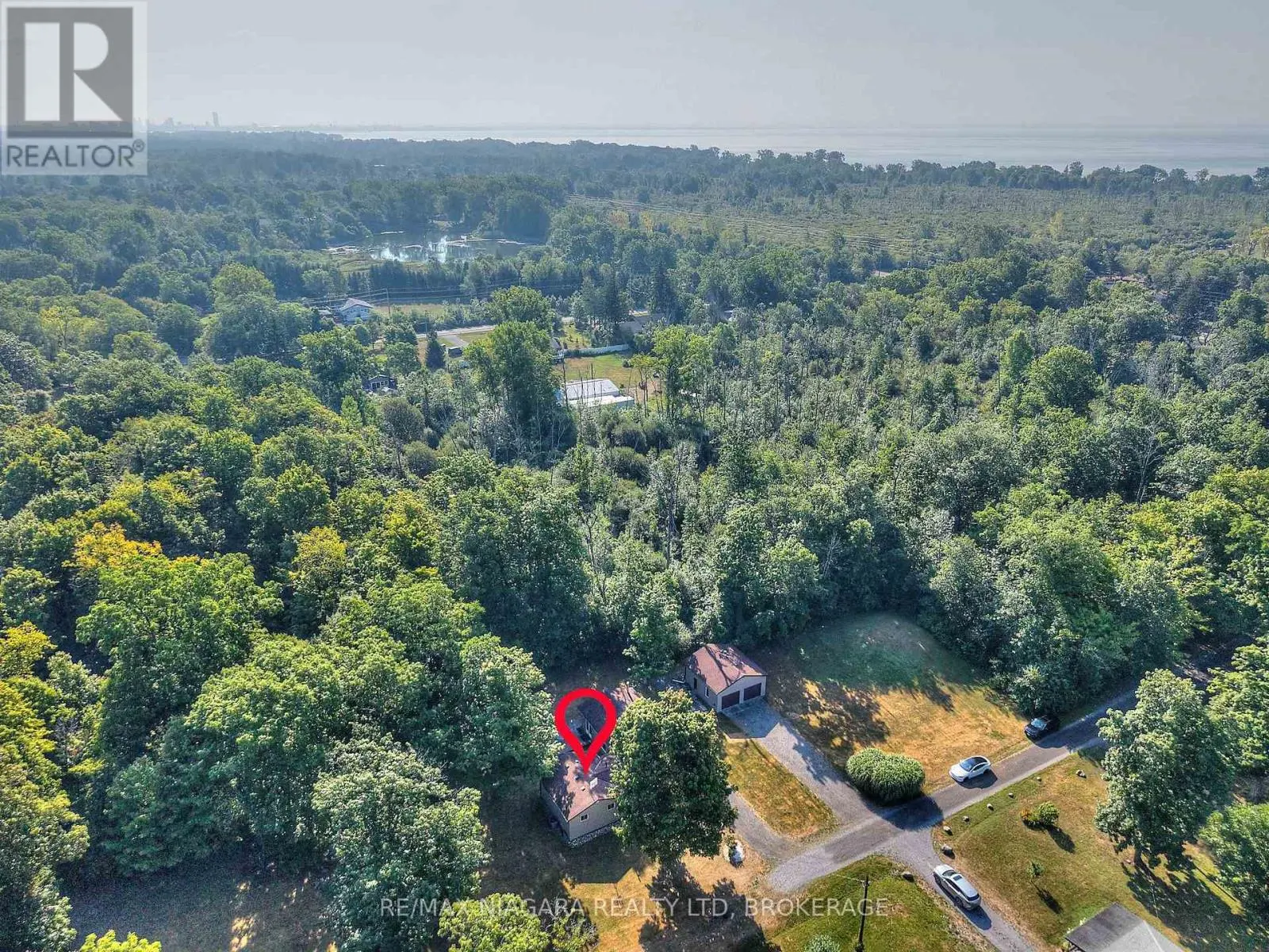 464 GLORIA ROAD