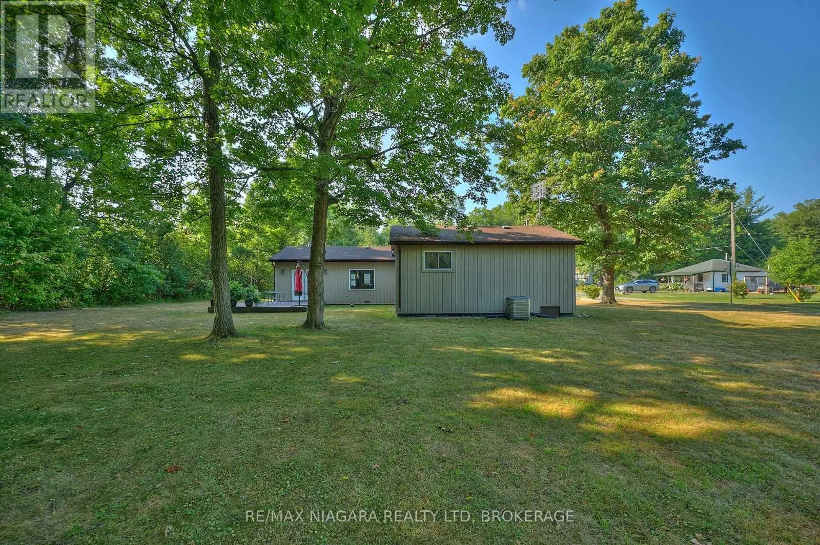 464 GLORIA ROAD