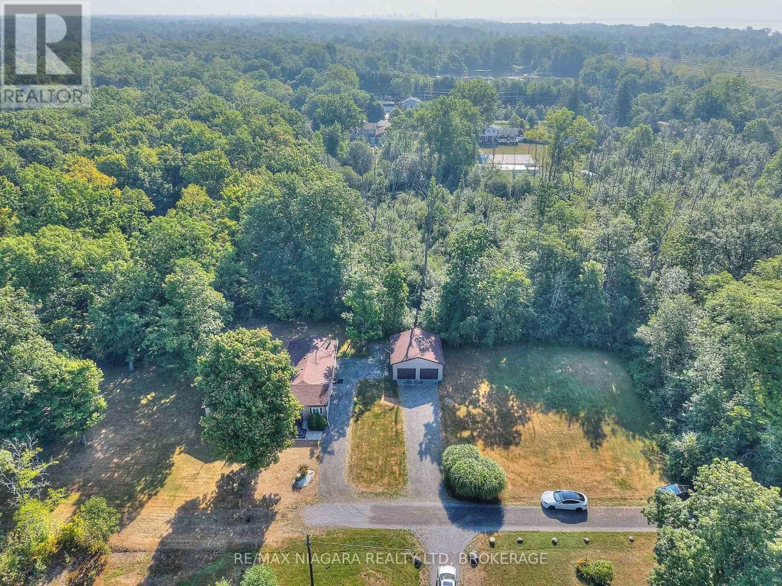 464 GLORIA ROAD