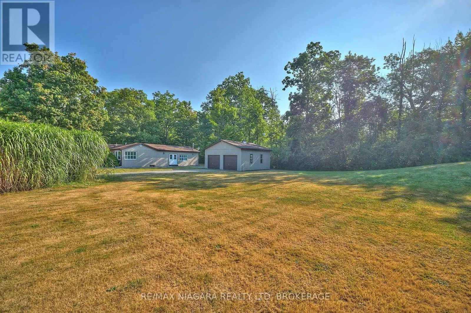 464 GLORIA ROAD