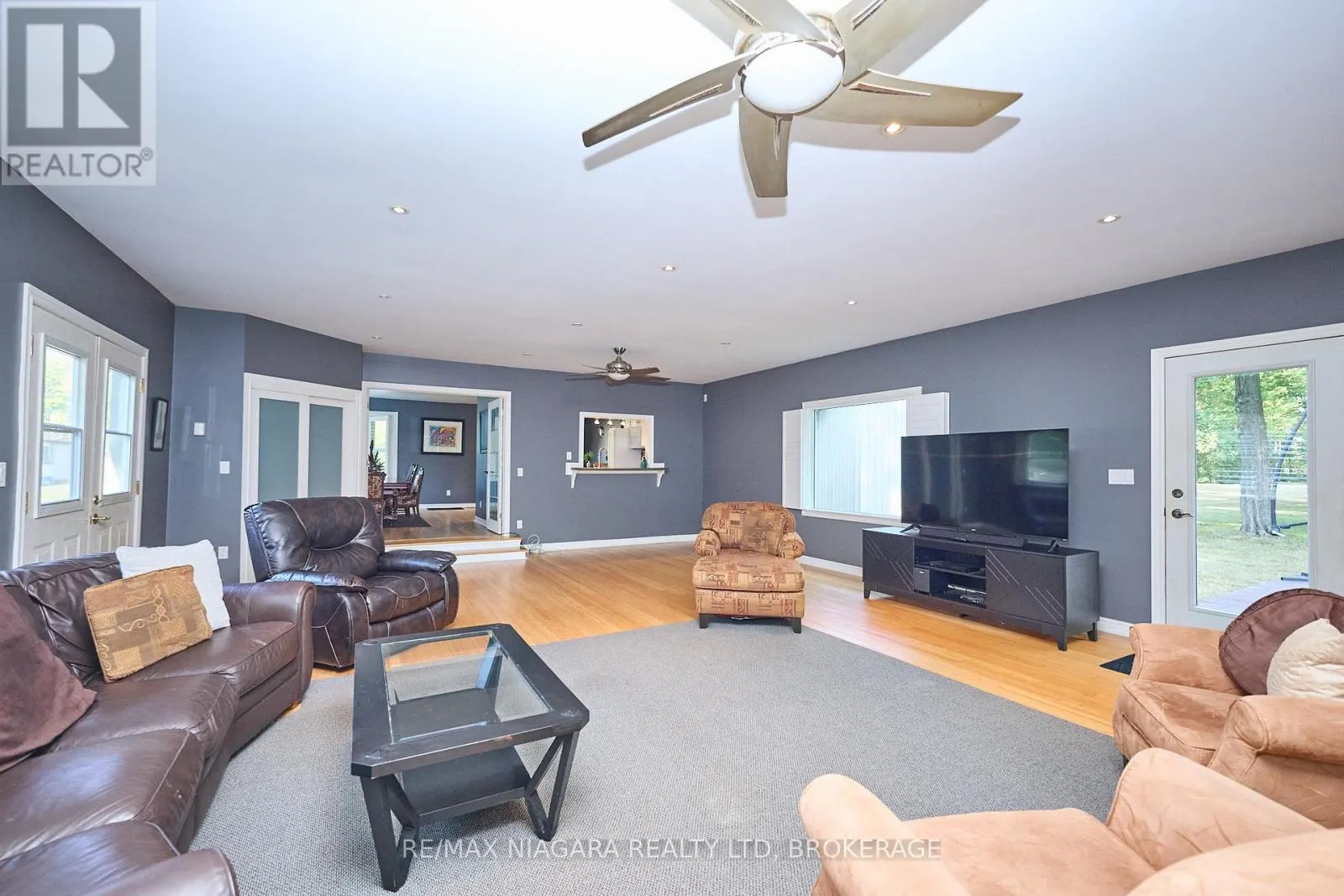 464 GLORIA ROAD