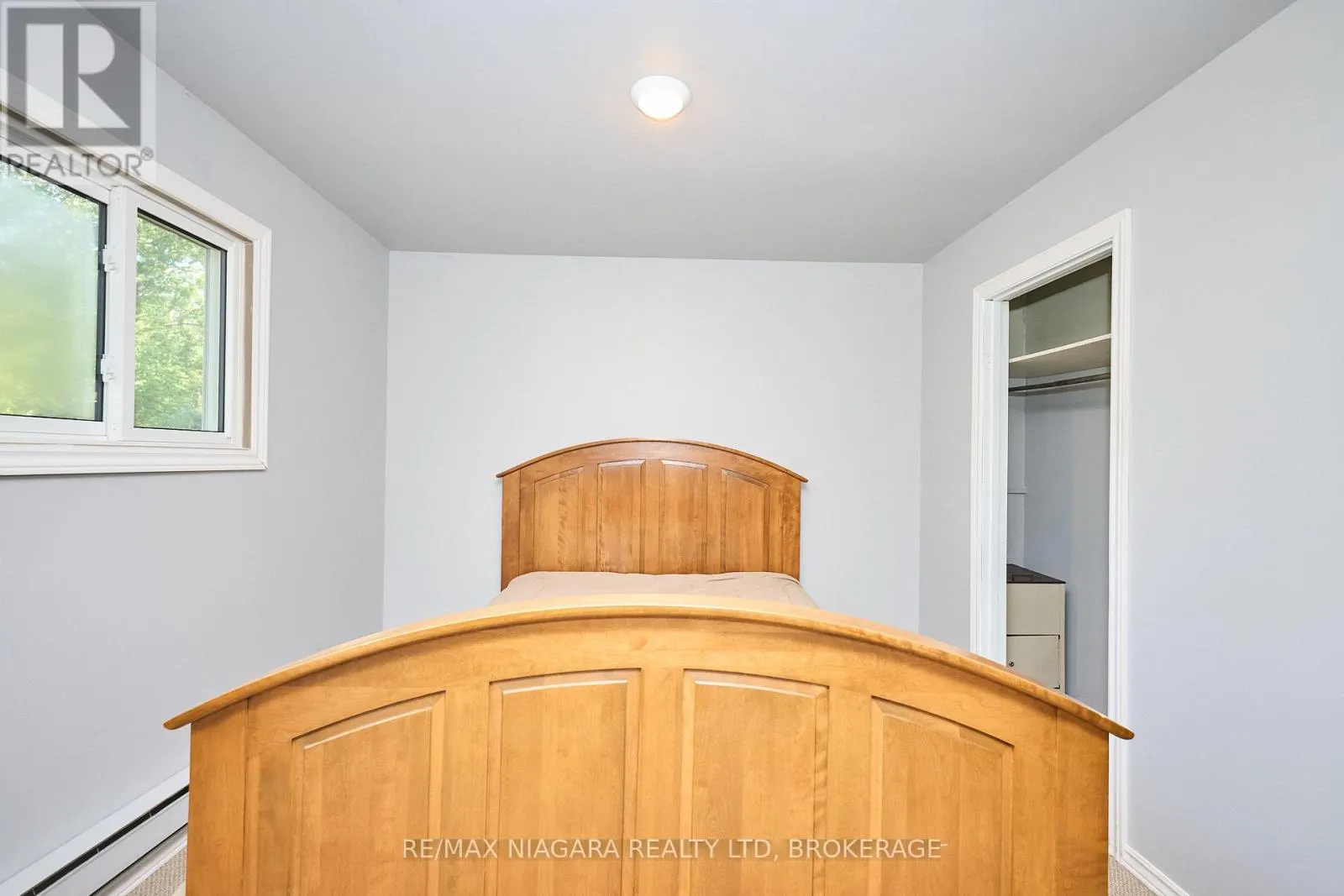 464 GLORIA ROAD