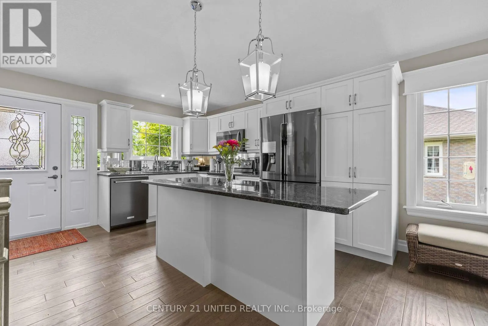 160 - 301 CARNEGIE AVENUE, #160