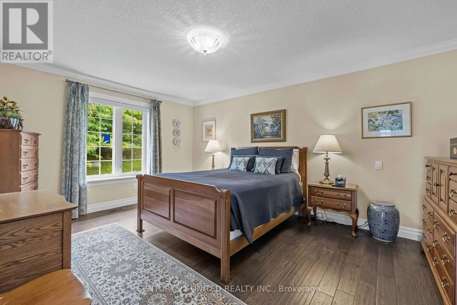 160 - 301 CARNEGIE AVENUE, #160