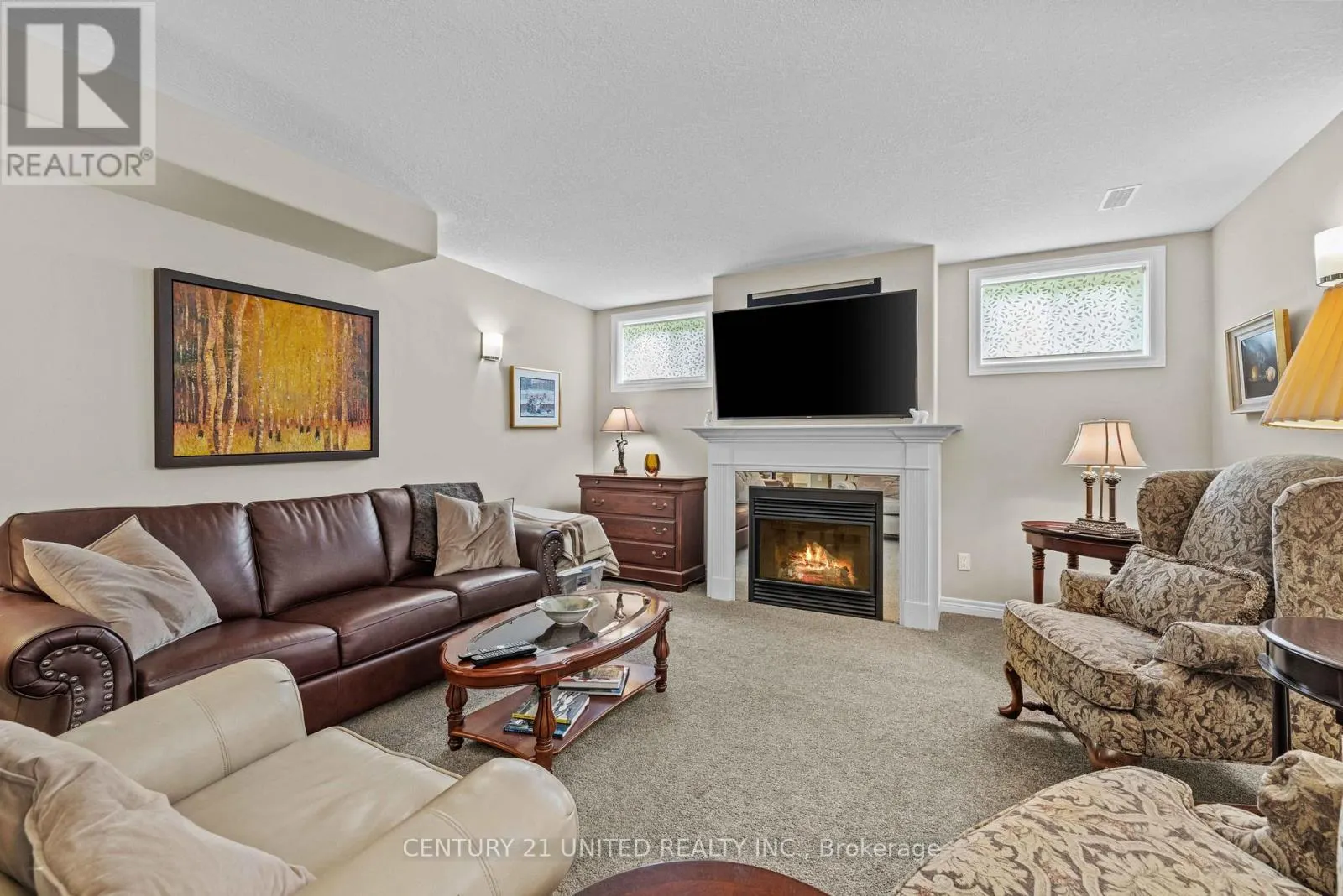 160 - 301 CARNEGIE AVENUE, #160