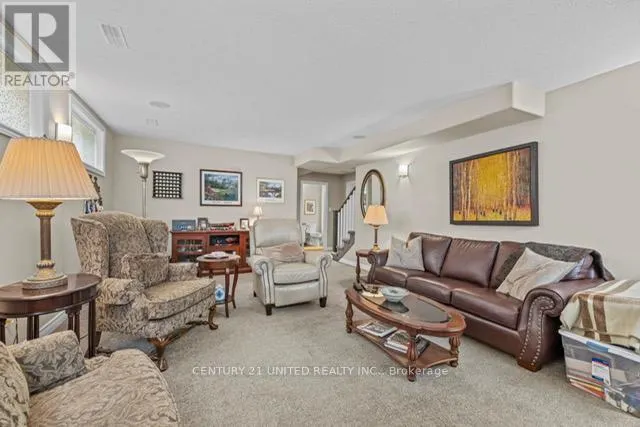 160 - 301 CARNEGIE AVENUE, #160