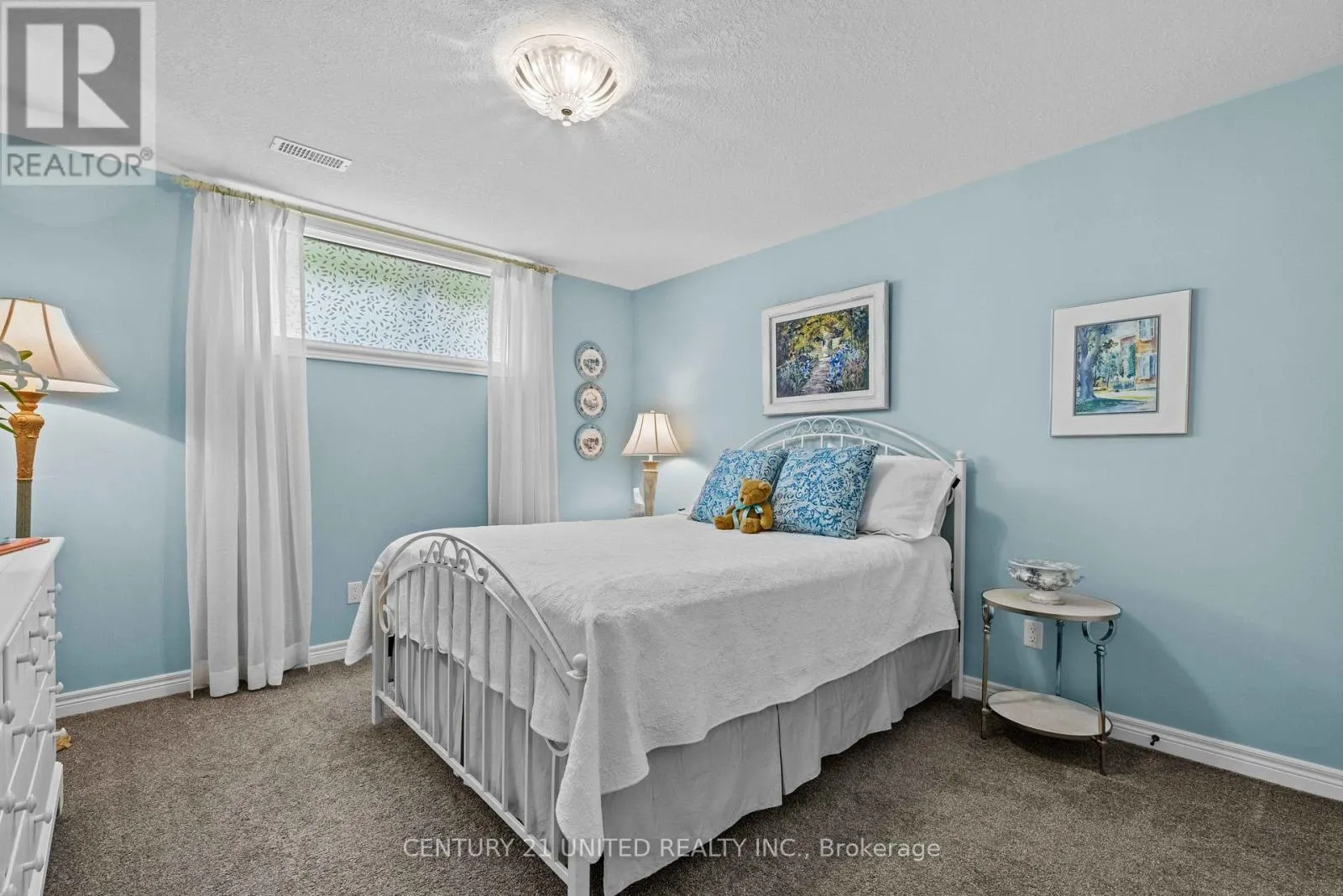 160 - 301 CARNEGIE AVENUE, #160