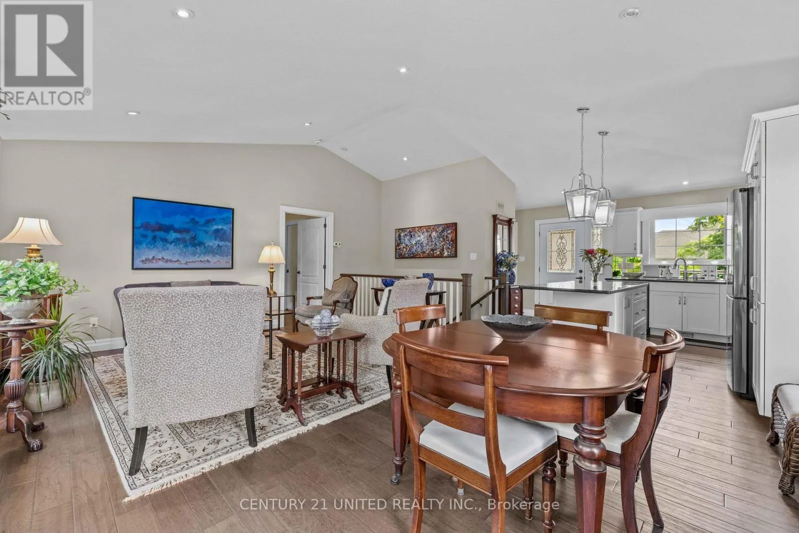 160 - 301 CARNEGIE AVENUE, #160