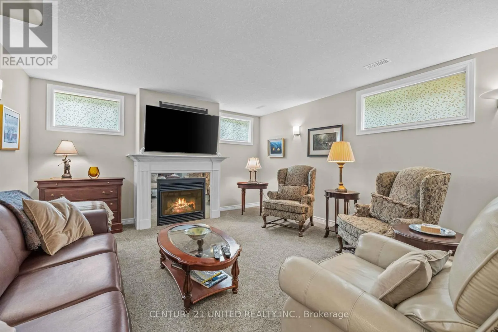 160 - 301 CARNEGIE AVENUE, #160