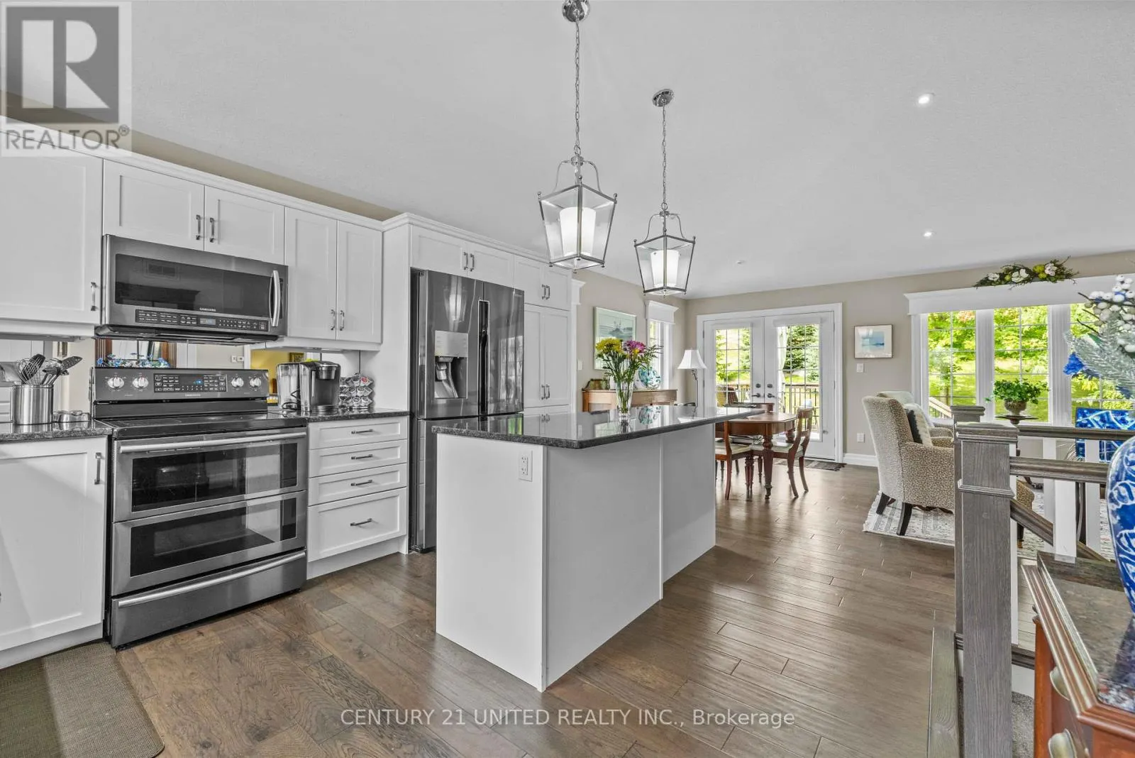 160 - 301 CARNEGIE AVENUE, #160