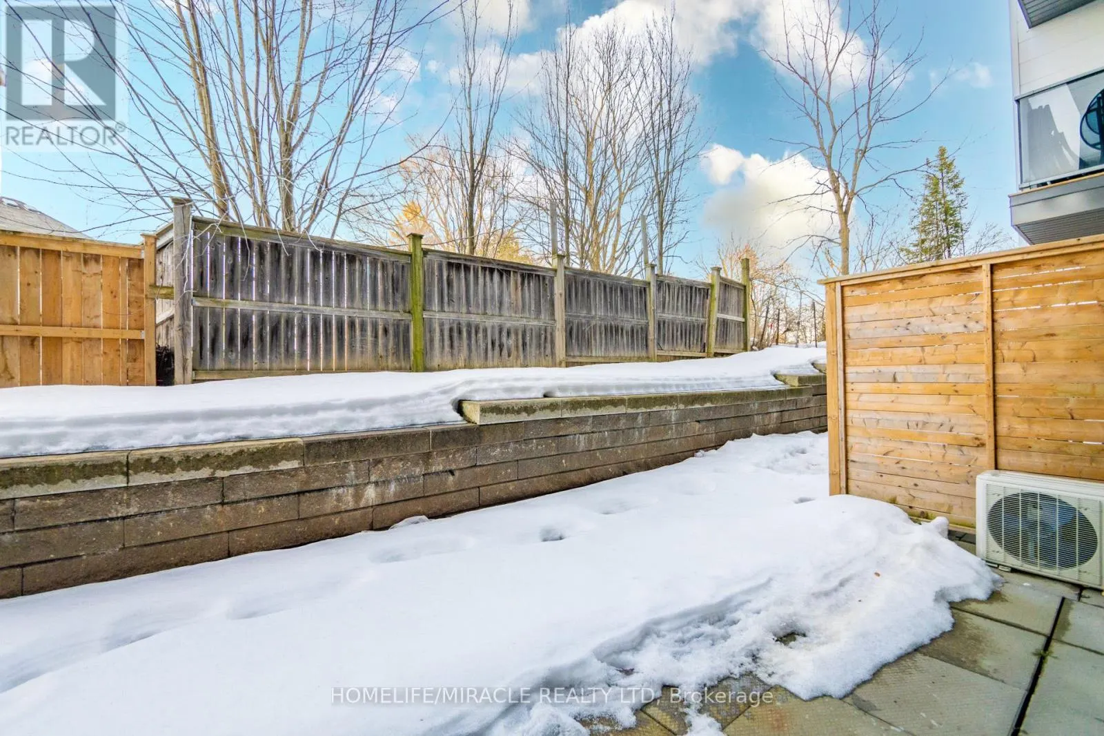 5B - 1430 HIGHLAND ROAD W