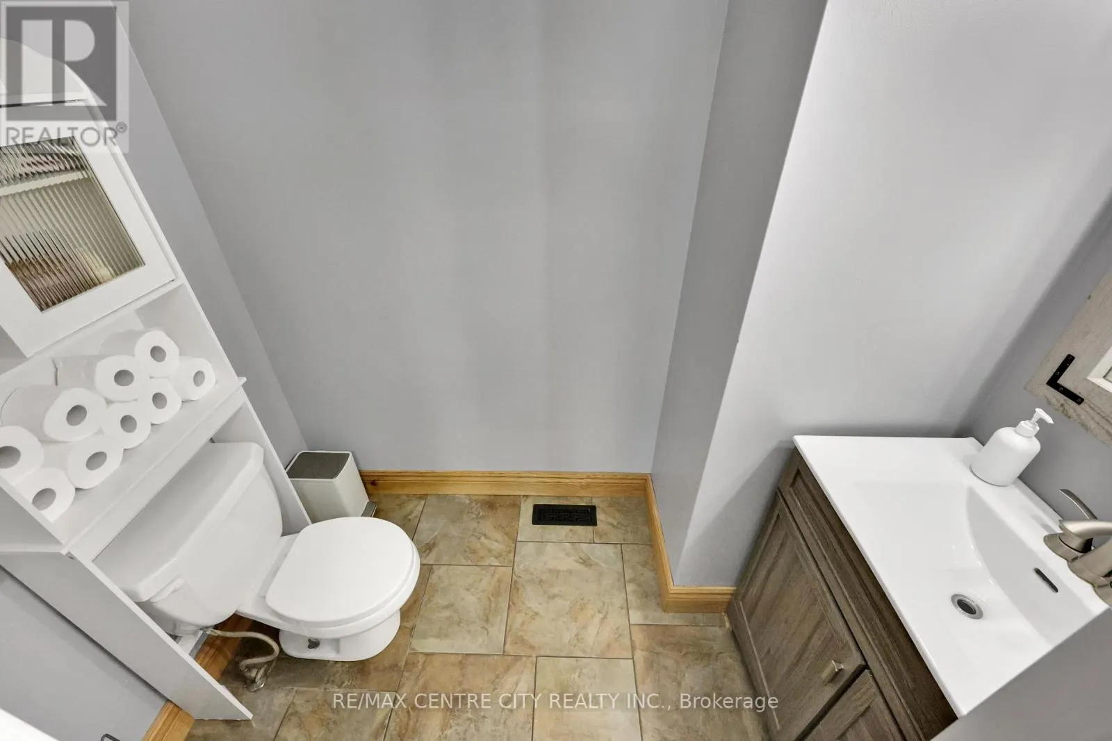 141 ST ANDREW STREET E