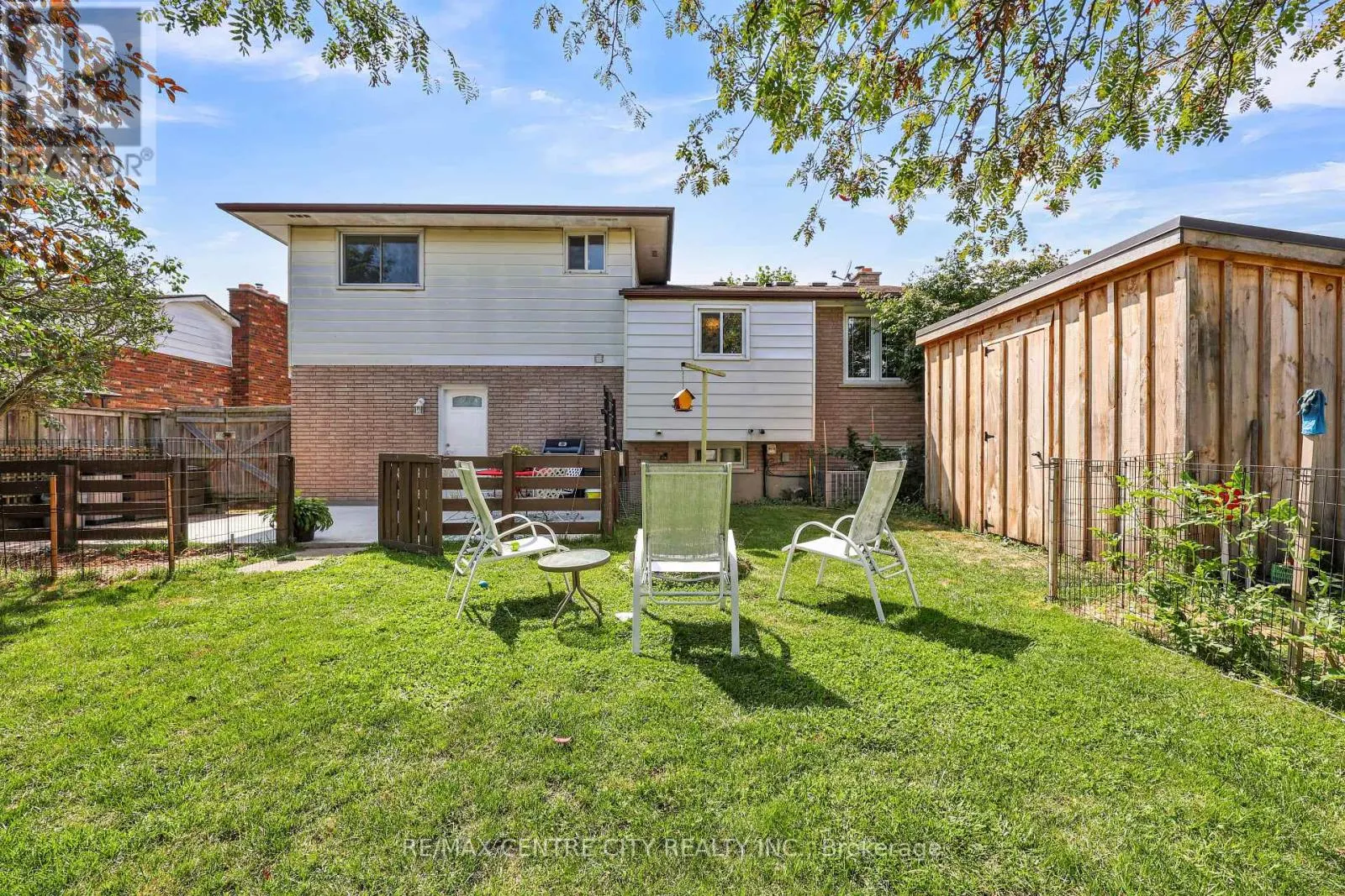 141 ST ANDREW STREET E