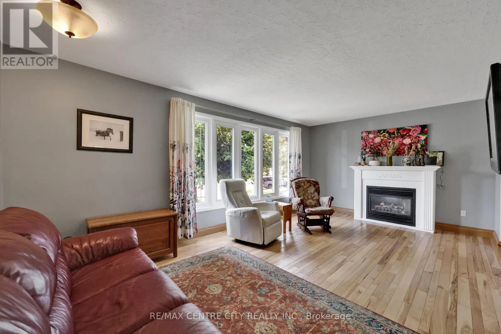 141 ST ANDREW STREET E