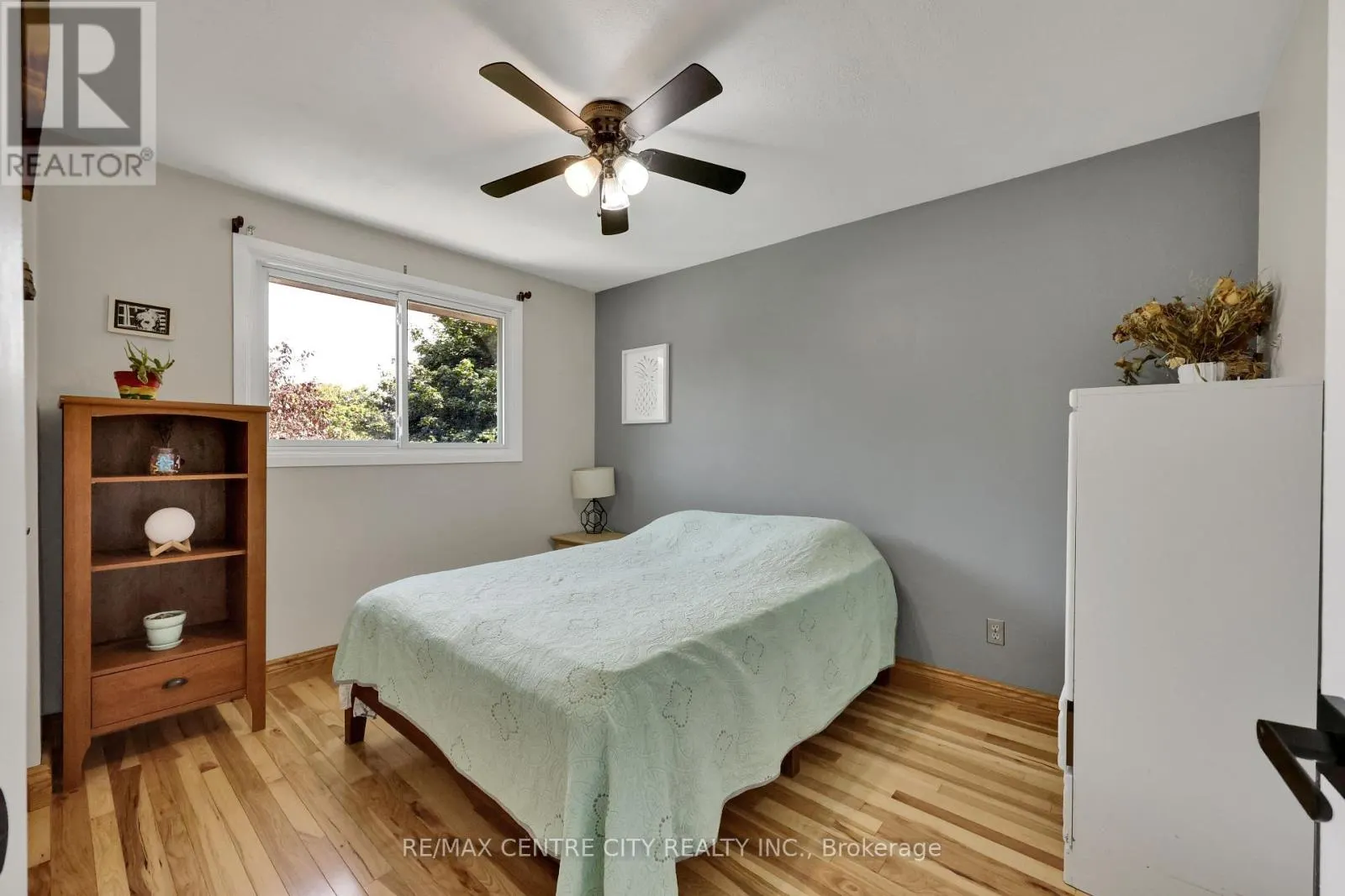 141 ST ANDREW STREET E