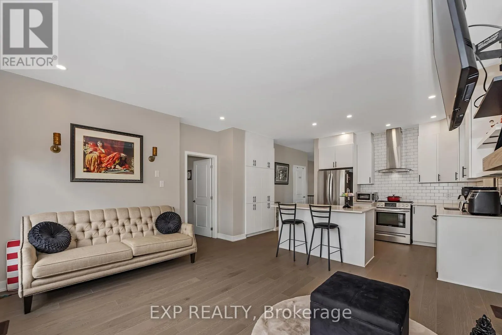 201 OSTERLEY WAY
