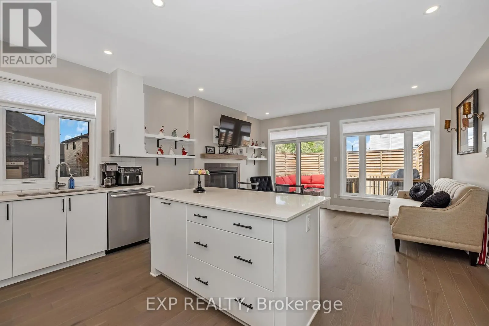 201 OSTERLEY WAY