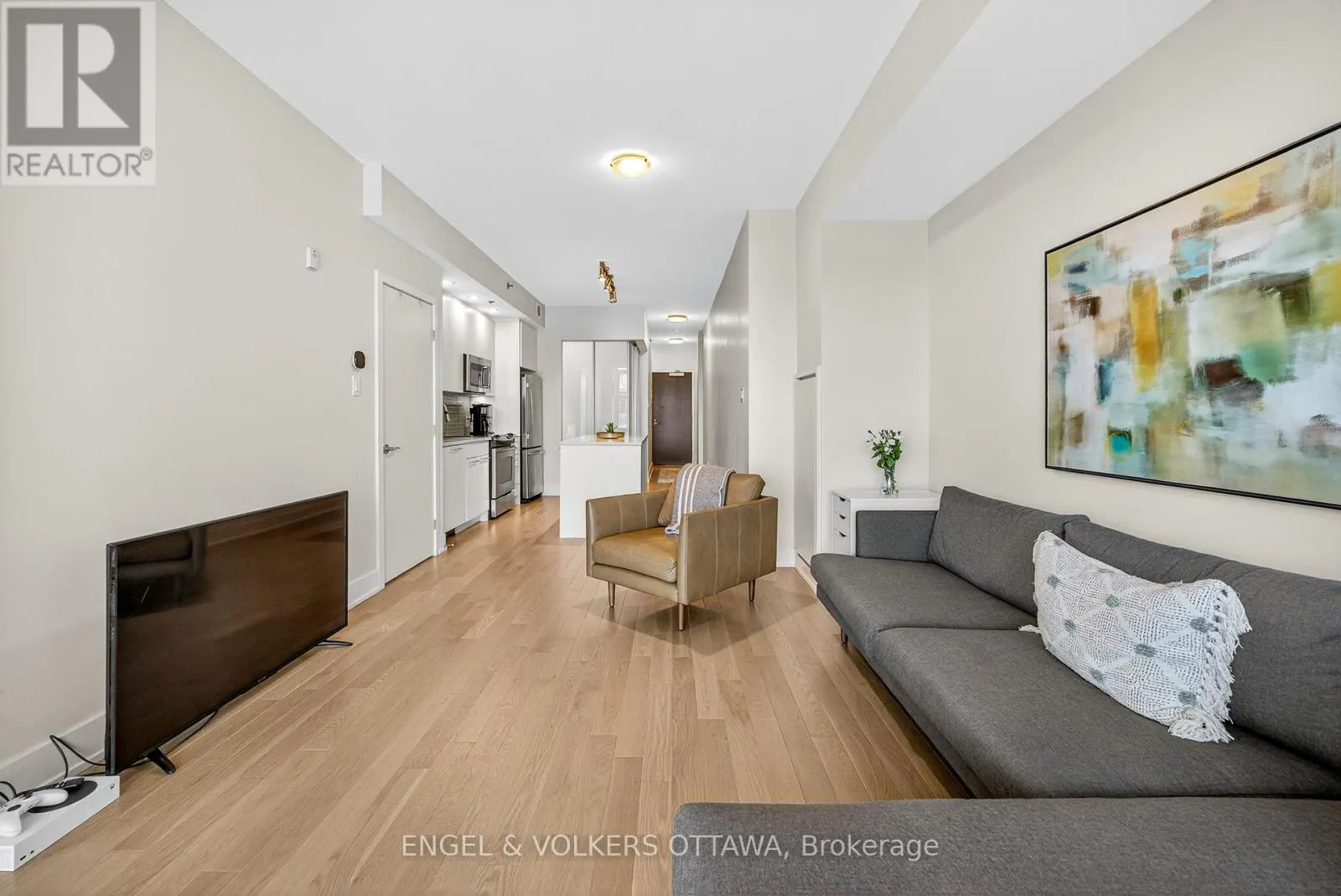 613 - 88 RICHMOND ROAD