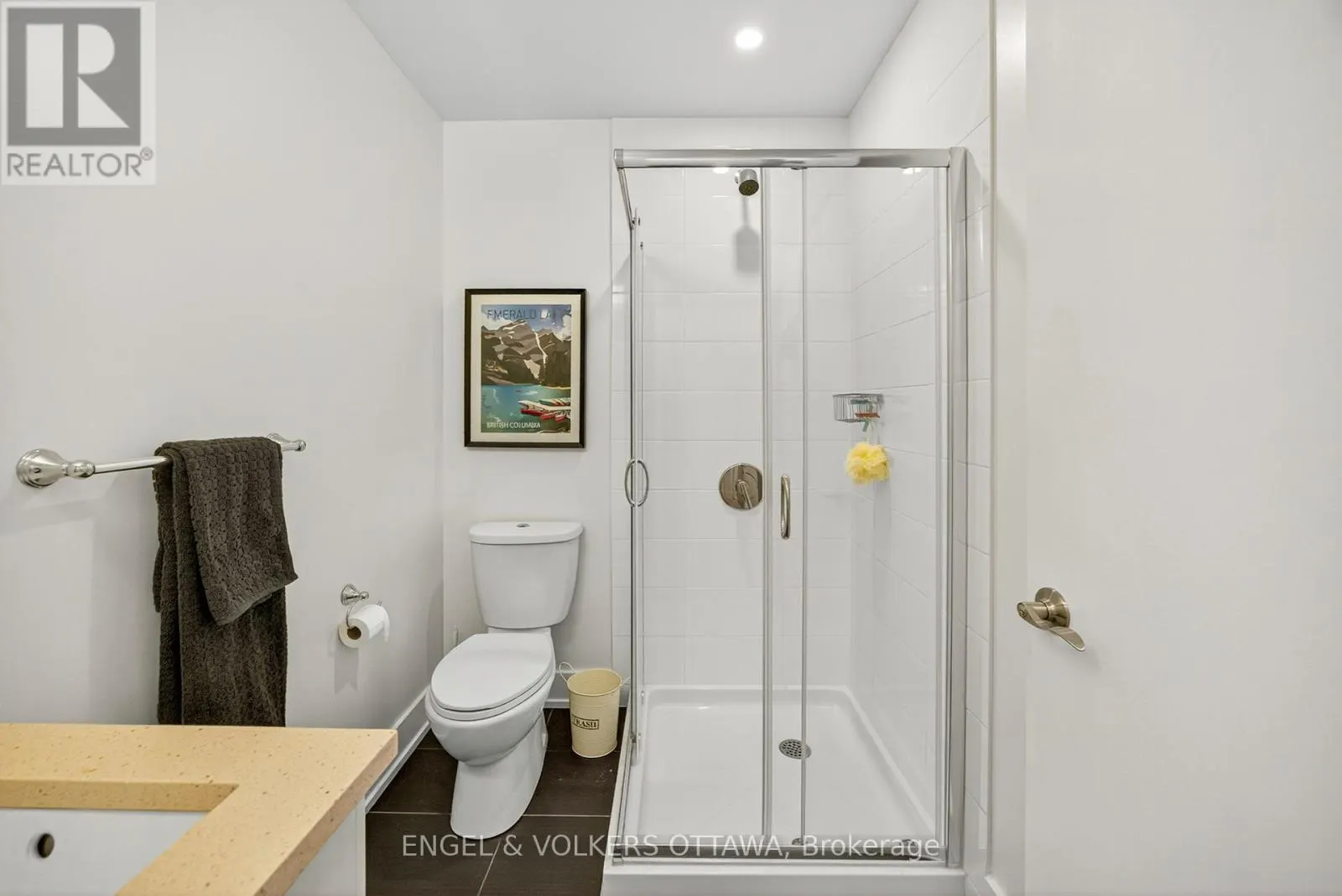 613 - 88 RICHMOND ROAD