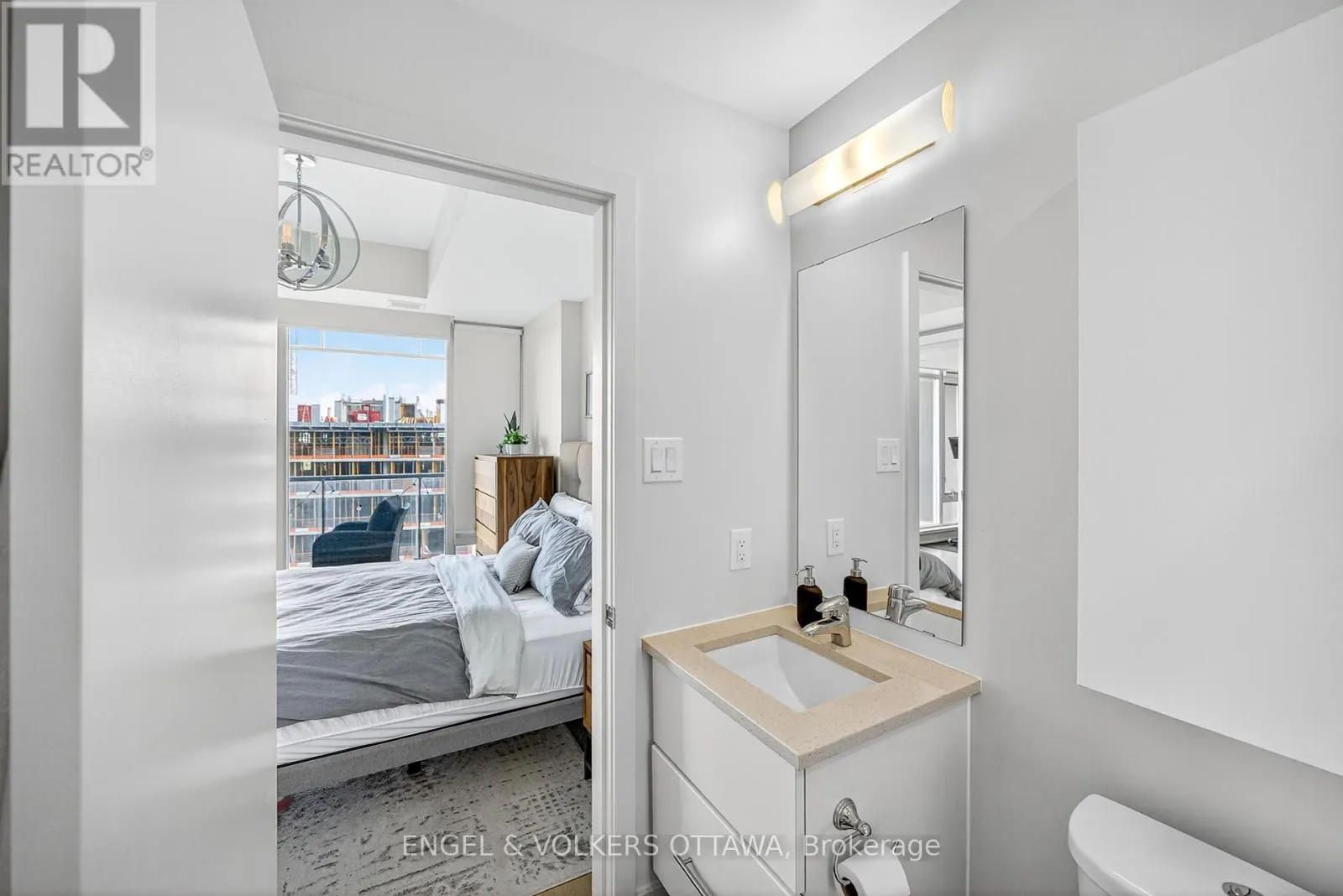 613 - 88 RICHMOND ROAD