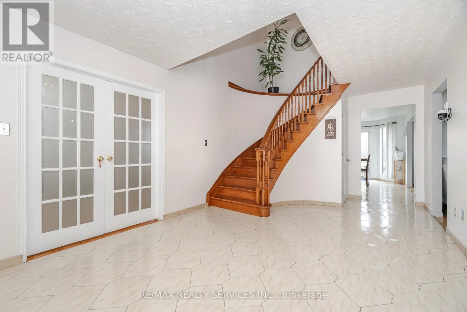 2 MORNINGSTAR COURT