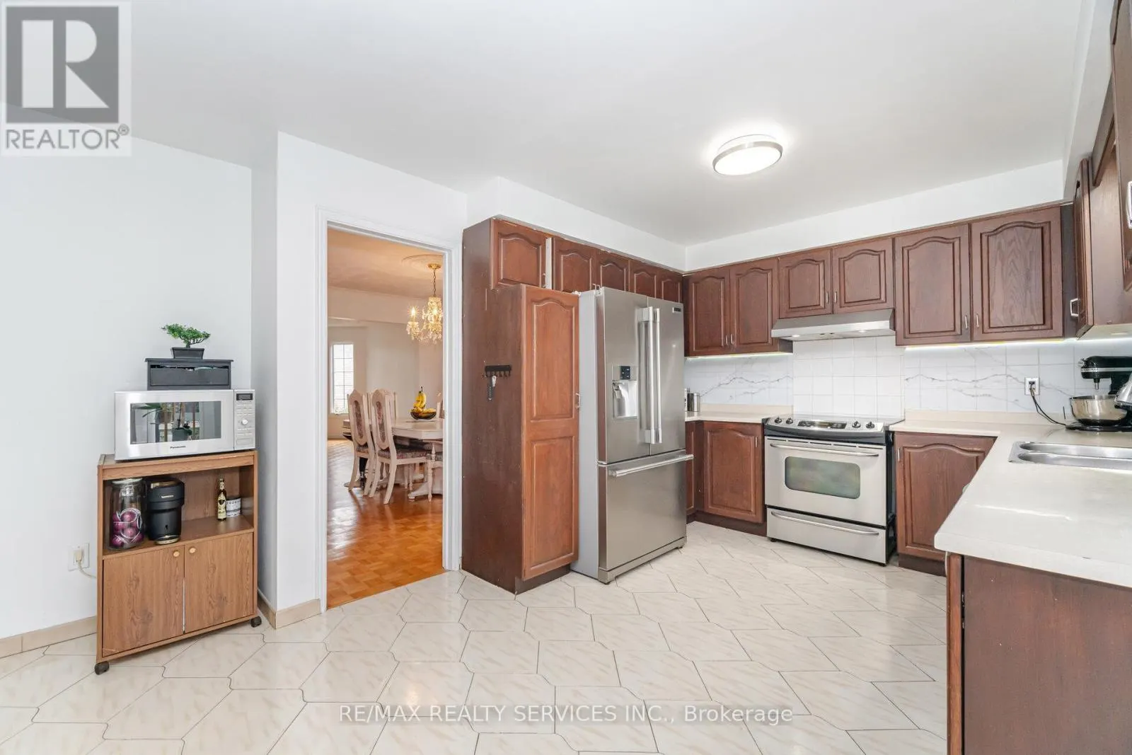 2 MORNINGSTAR COURT